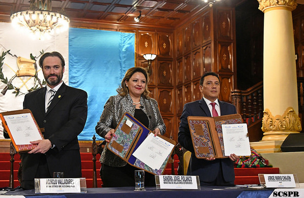 FIRMA UNO