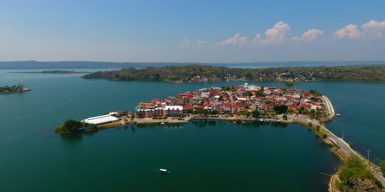 ISLA FLORES