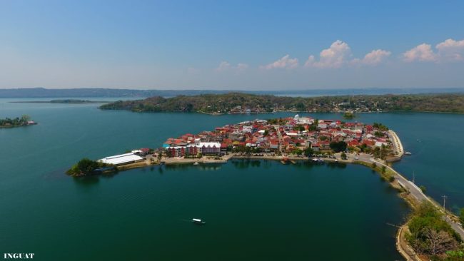 ISLA FLORES