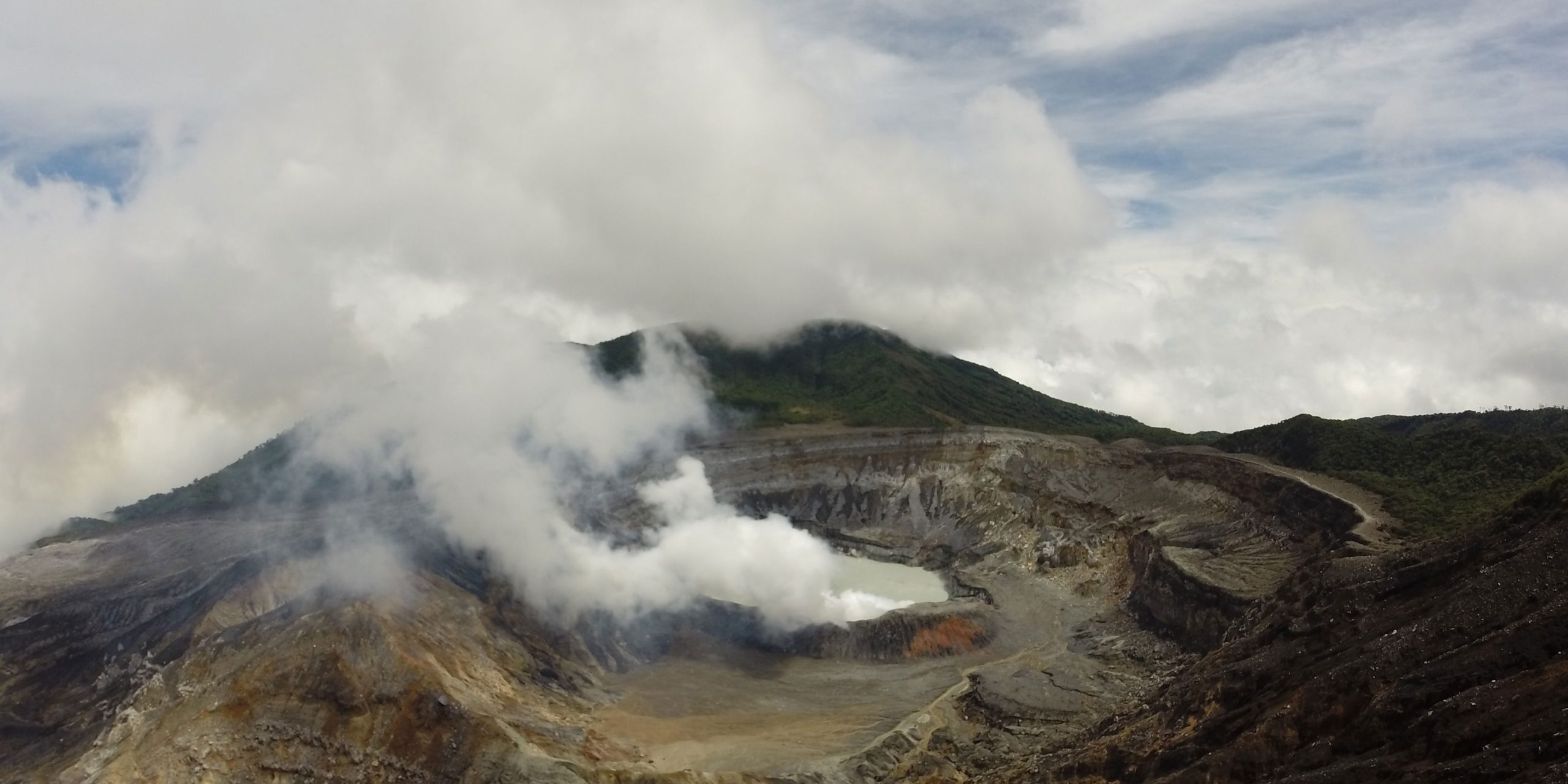 Volcán-Póas