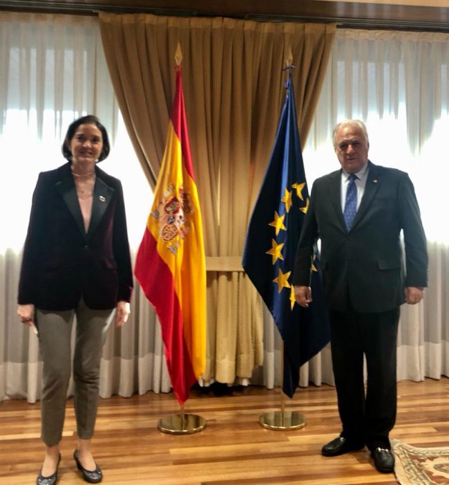 Reunión con Ministra (3)