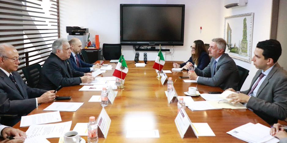 EMBAJADOR DE ITALIA (2)