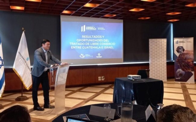 ministro-economia-reunion-tlc-1140×570