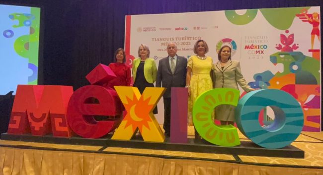 Reunión con representantes de la industria turística (8)