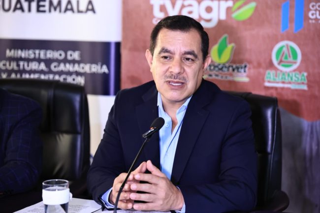 Edgar de León Ministro
