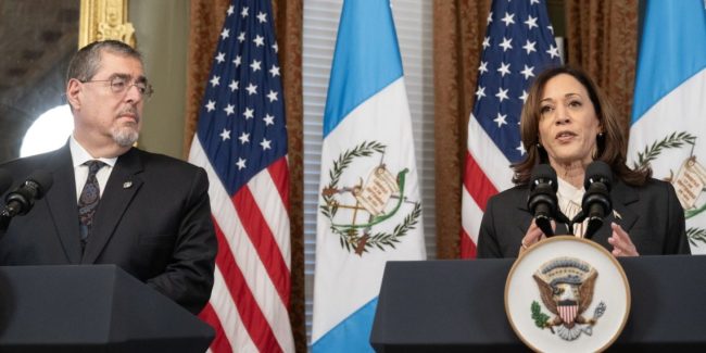 Mensaje-presidente-Bernardo-Areavlo-y-la-vicepresidenta-Kamala-Harris.-1140×570-1