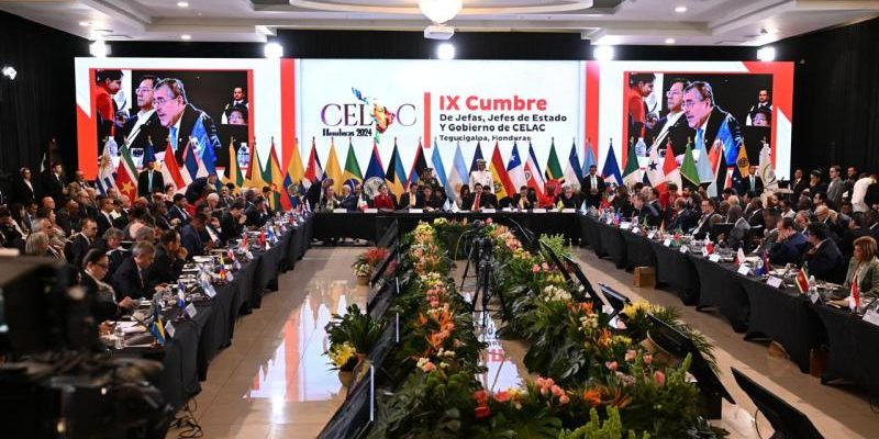 CELAC-PORTADA-PRESIDENTE