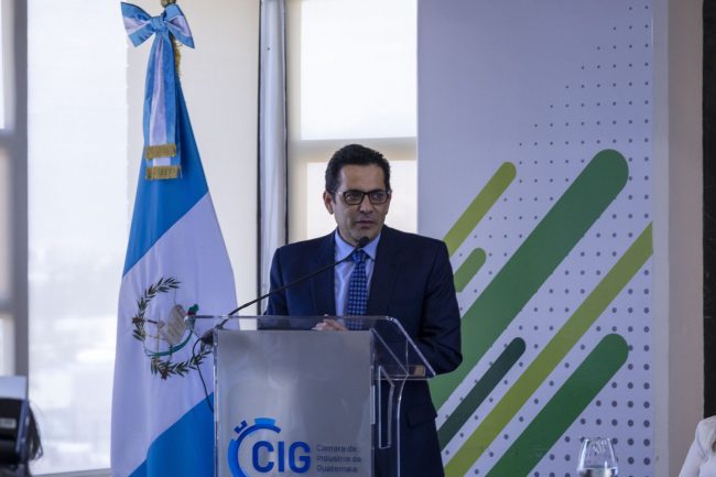 Ing. Oscar Chinchilla, gerente de INTECAP