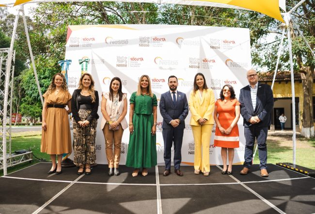 Fotografía oficial (Lanzamiento Antigua)