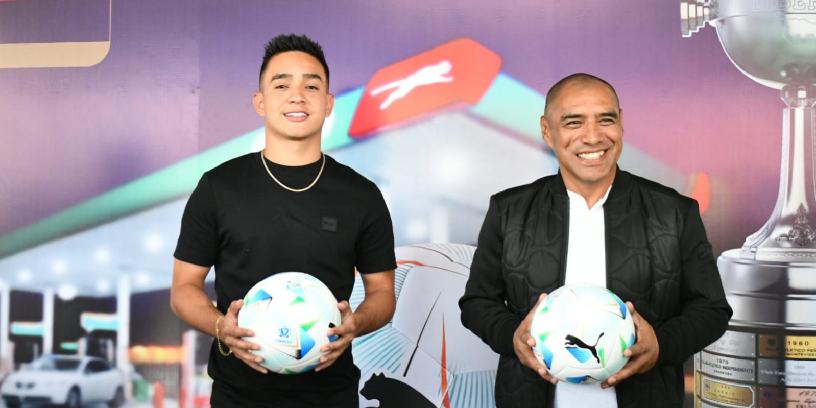 Pin Plata y Oscar Santis presentación PROMOCIÓN PUMA PRIS – PELOTA DE LA CONMEBOL