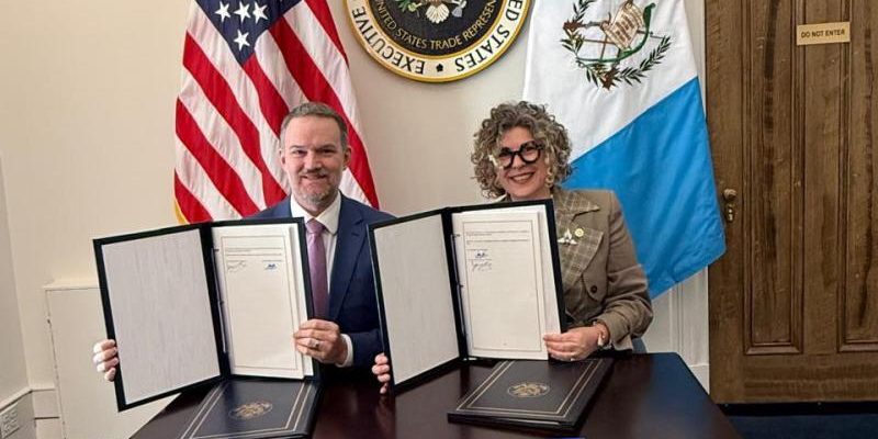 0e3f32_e8990e5c984e43888e1cf477d33beb20~mv2 (1)