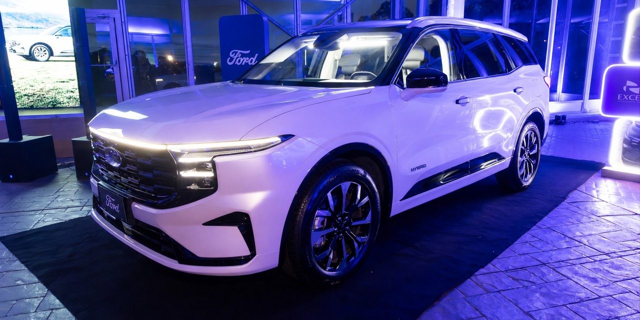 Ford Edge Hybrid exterior