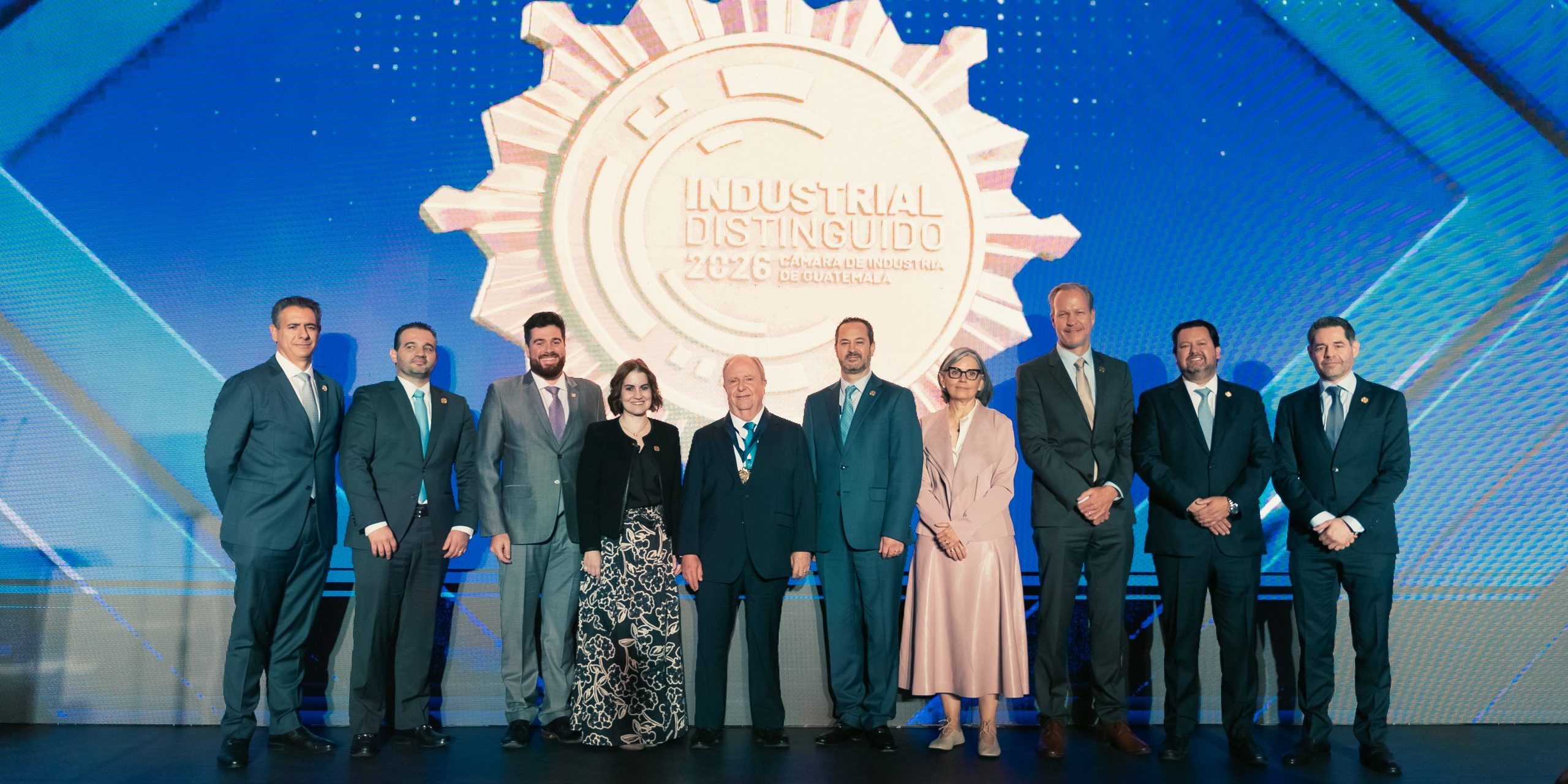 Junta Directiva de CIG junto a Álvaro Castillo Monge, Industrial Distinguido 2026